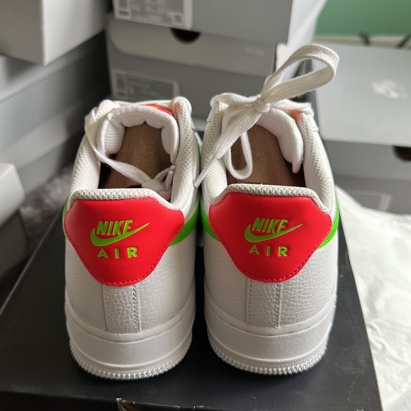 WMNS AIR FORCE 1 ‘07 - Picture 3 of 3